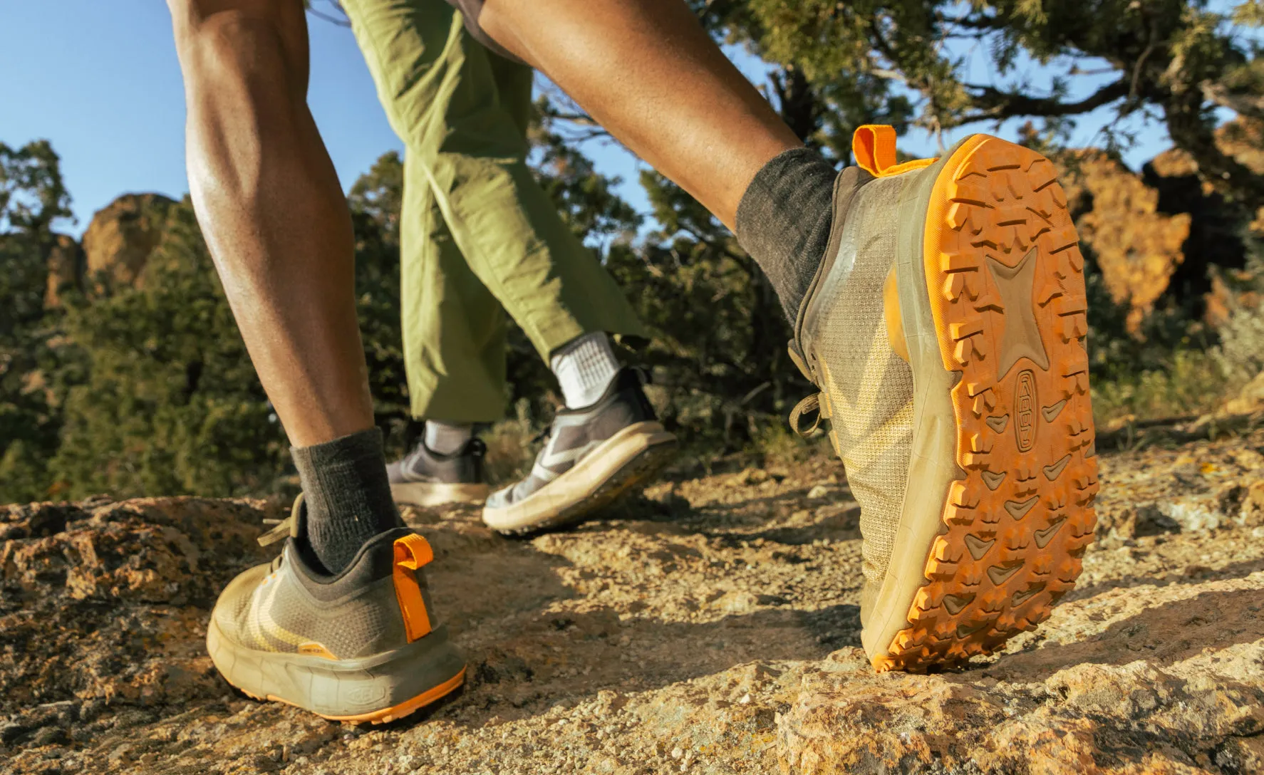 Women's 450 Dirt Hiking Shoe  |  Birch/Nectarine